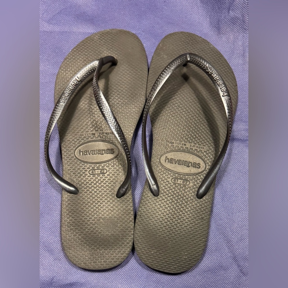 Black Havaianas Size 11/12 Flip Flop